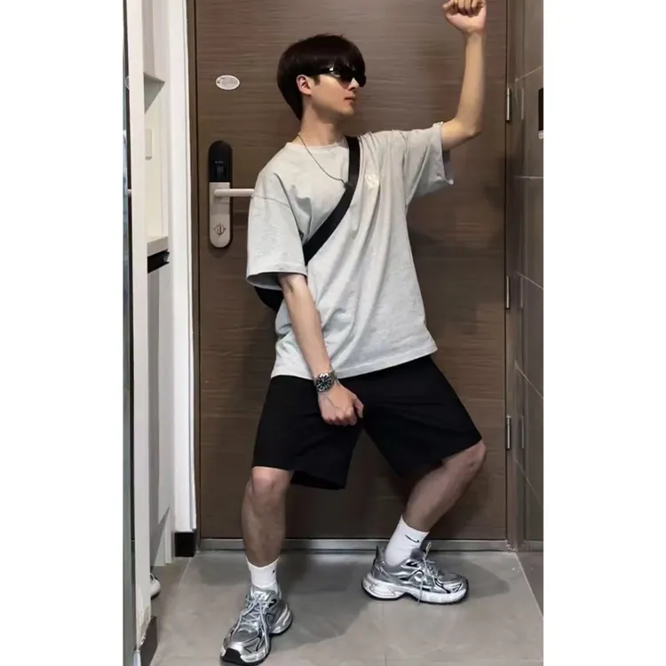 纯黑色冰丝凉感短裤男款夏季薄款美式速干四分裤户外运动休闲中裤