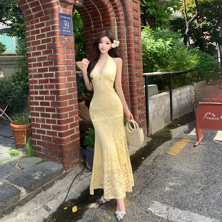 夏日绝美黄色裙子御姐范性感挂脖V领蕾丝紧身包臀吊带连衣裙