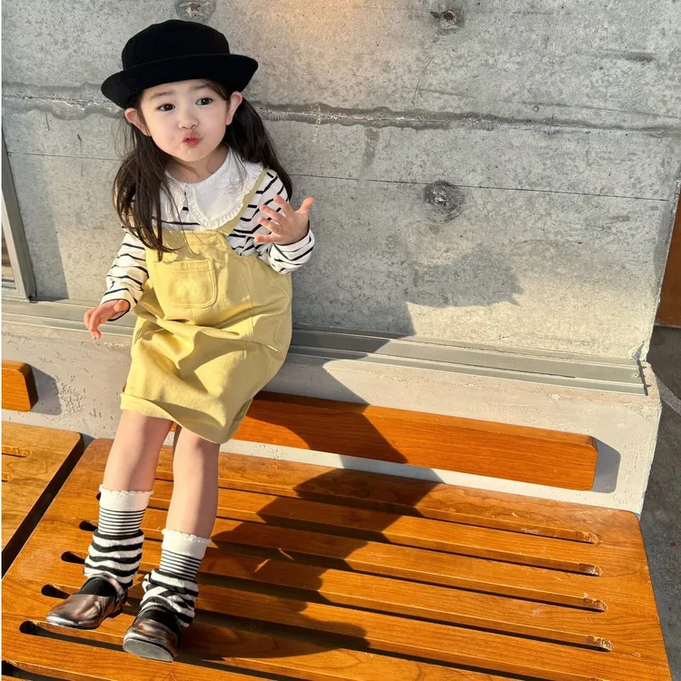 小惜亦2025春季新款韩版女童可爱阳光黄色背带裙搭条纹上衣套装