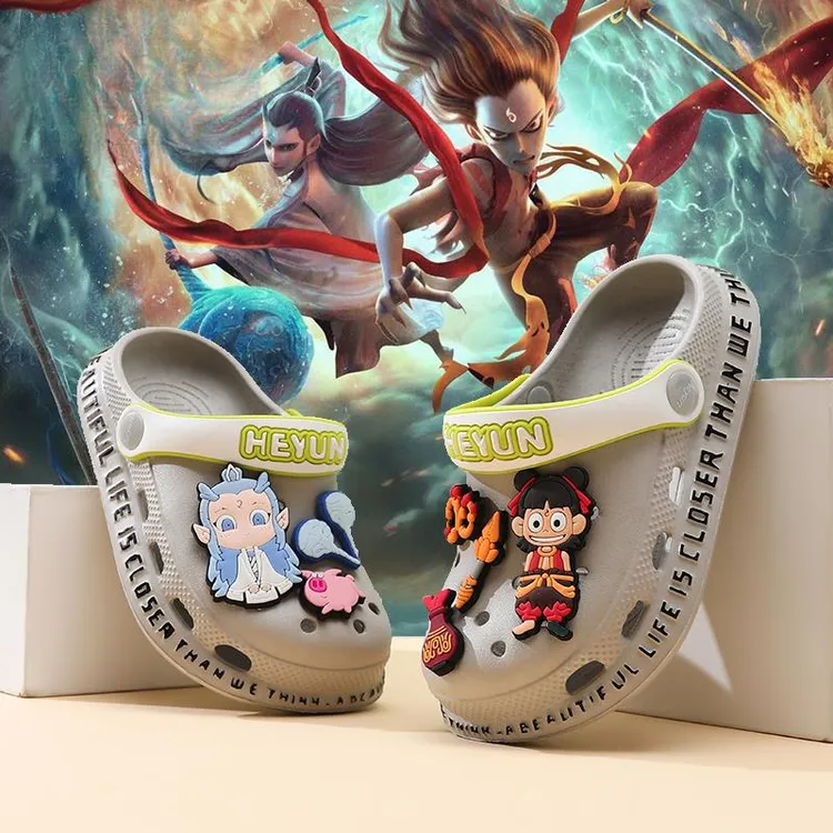 哪吒敖丙儿童洞洞鞋男童拖鞋夏季2025新款男孩沙滩宝宝外穿凉拖