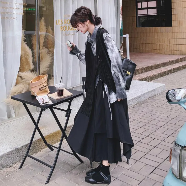水墨印花衬衫套装裙女秋季2025新款不规则设计感马甲半身裙三件套