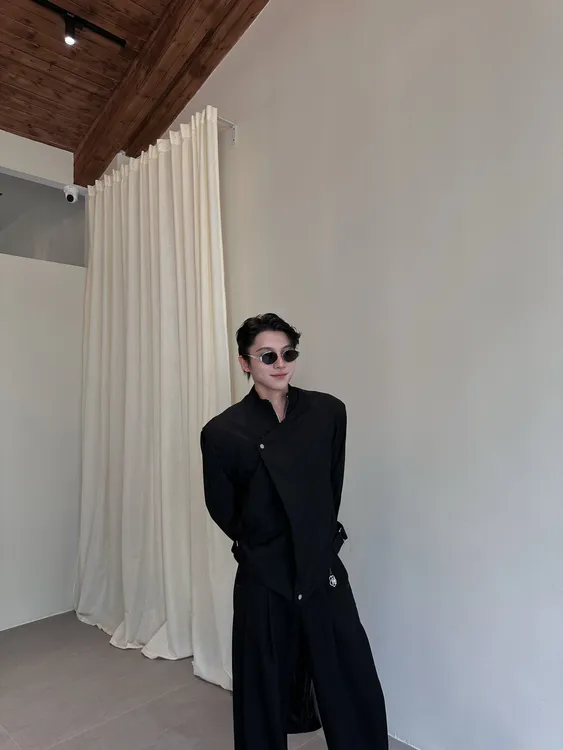 【FANG BH】男士行走的造型感重工多裁片风琴立体秀场时尚休闲夹克