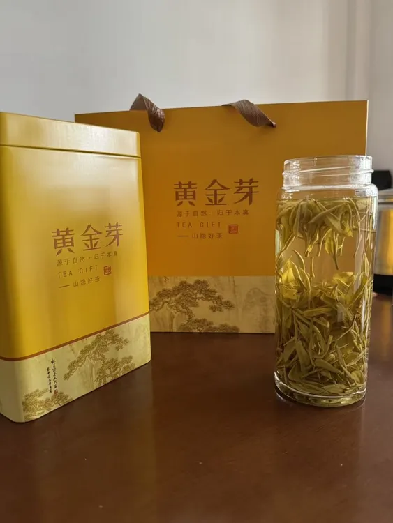 今年新茶黄金芽口感鲜爽回甘花香型耐泡茶叶