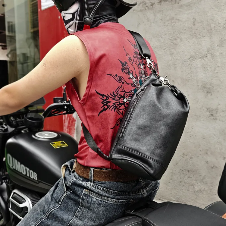 手工真皮男士骑行圆桶胸包头层牛皮复古单肩包斜挎包男包收纳包潮
