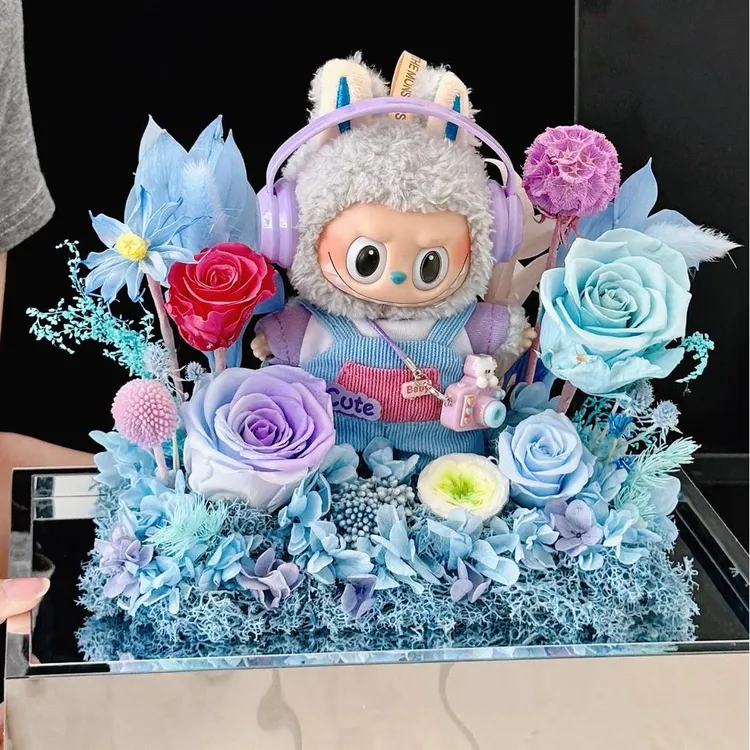 拉布布永生花礼盒labubu花盒摆件玩偶花园花束送女生日新结婚礼物