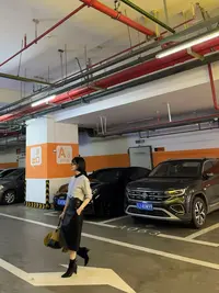 【Winnie】黑色口袋装饰pu半身裙 