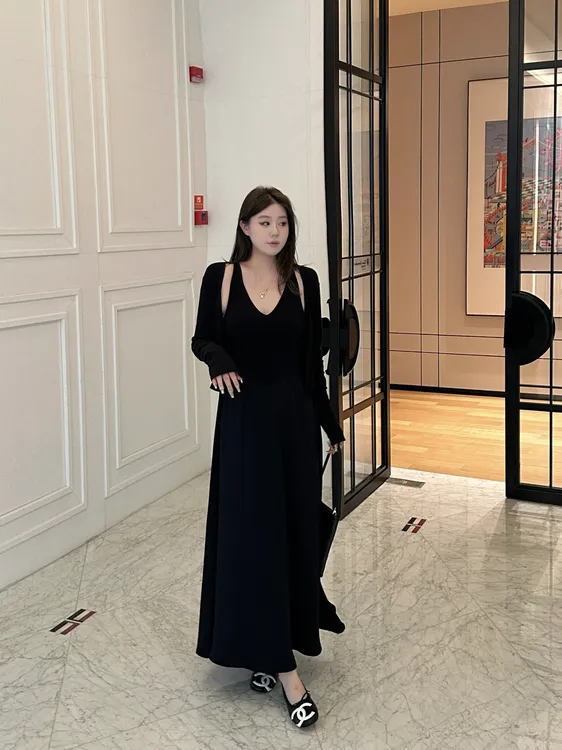 琪琪怪怪大码女装【纸片人】针织长袖连衣裙显瘦收腰小黑裙D17590QQ