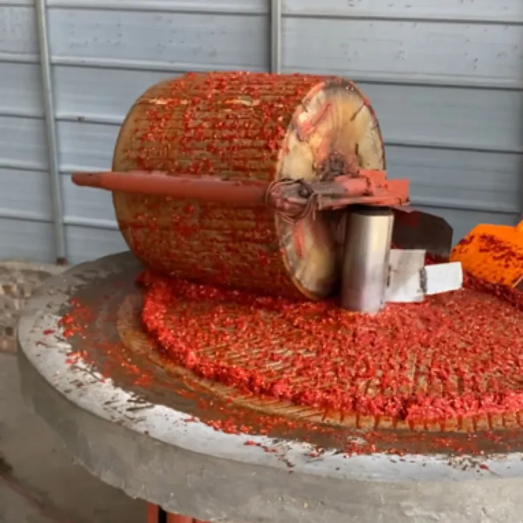 山西传统石磨辣椒酱夹馍拌面条拌米饭一款传统的酱香口味