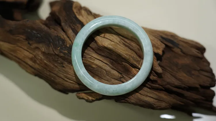 「雯姐严选」翡翠豆绿手镯55.6mm