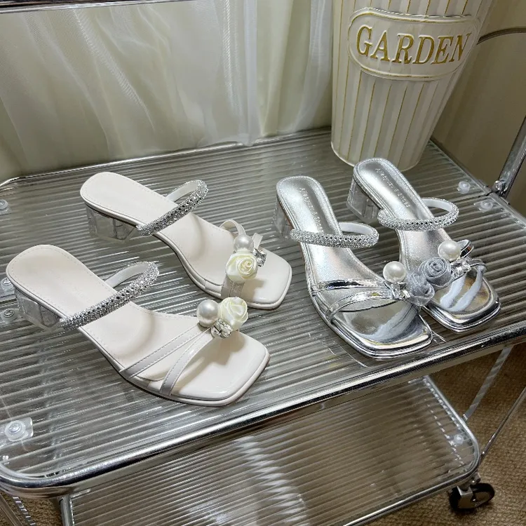 “优雅永不过时”高跟凉鞋女款2025夏季外穿精致配裙子法式粗跟凉拖