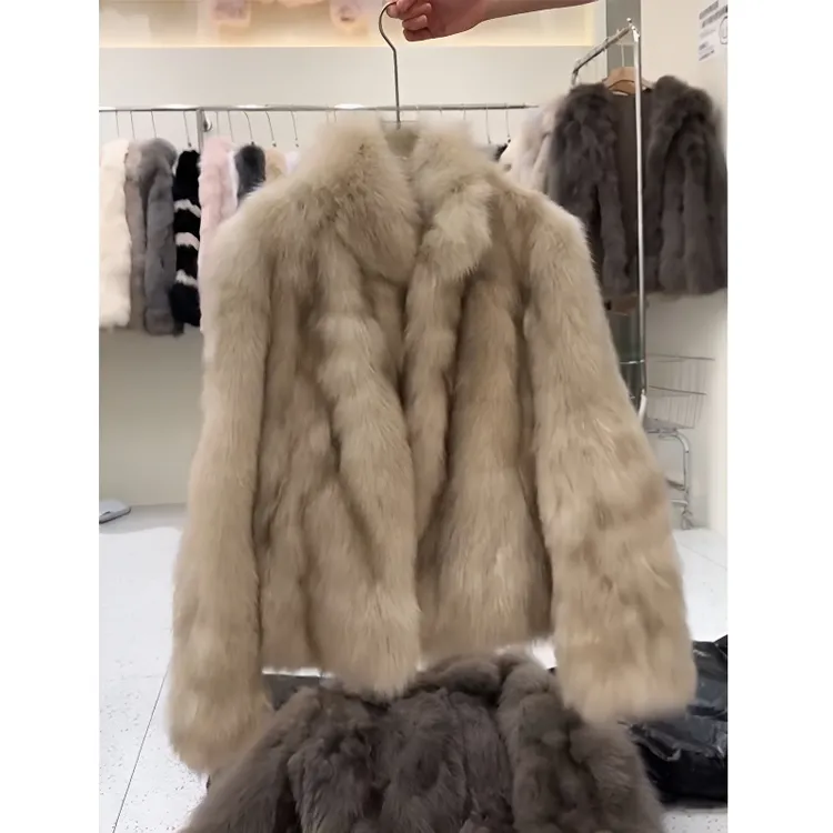 2025秋冬新款简约时尚小个子宽松毛茸茸外套休闲小众保暖长袖上衣