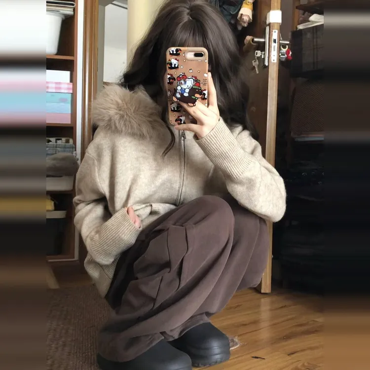 卡其色毛毛连帽毛衣外套女秋冬2025新款氛围感双拉链针织开衫上衣