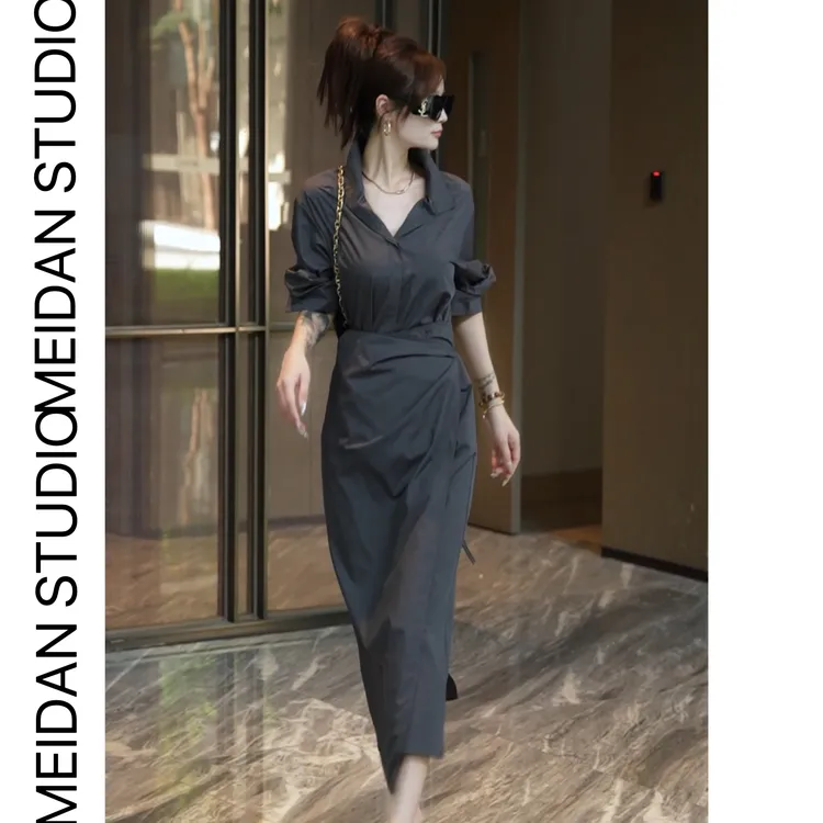 【我型我素】夏款高级感显瘦立领设计师款连衣裙