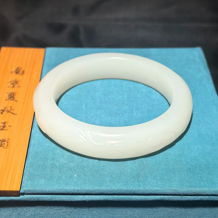 夏秋玉镯*55.8mm天然新疆和田和田山料白玉手镯天然和田玉手镯