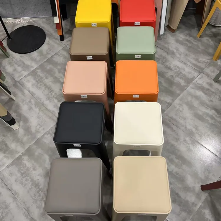 【两把起包邮】凳子家用加厚软包座面可叠放塑料凳