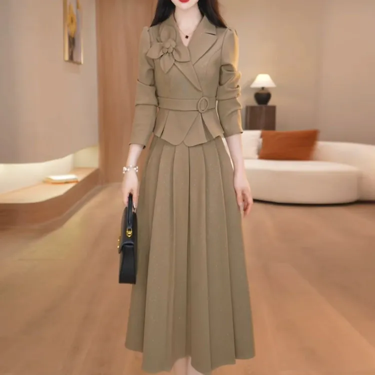 高级木雅精纺洋气百搭显白连衣裙2025秋季新款中年妈妈时尚俩件套