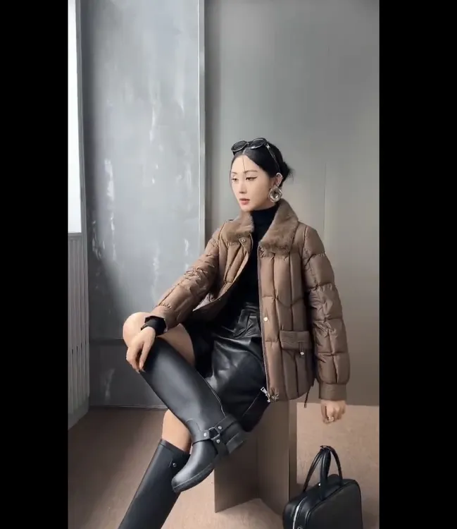 小花佳-领中长款白鹅绒冬季加厚保暖时尚羽绒服