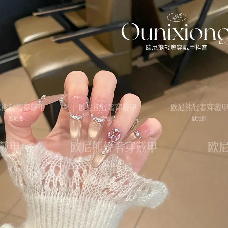 高级感渐变湖琥珀晕染2025新款推荐猫眼显白氛围穿戴甲贴片美甲