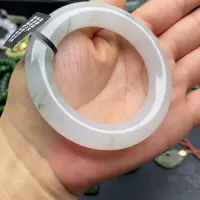 未镶嵌手镯石英质玉