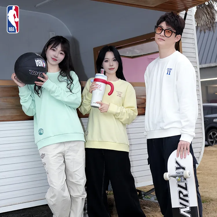 NBA官方詹姆斯库里欧文春季欧若风情侣款圆领休闲运动卫衣套头衫