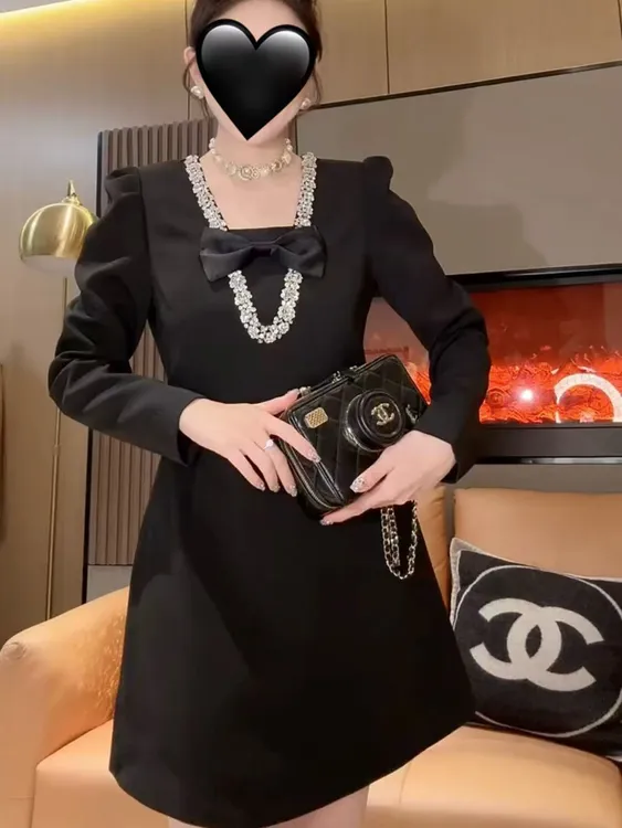 裙子女款爆款2025新款高级感拼接蝴蝶结烫钻V领收腰连衣裙884627