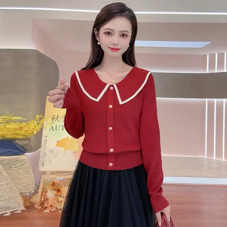 2025年秋冬新款时尚气质减龄娃娃领拼接撞色显瘦小香风针织衫上衣