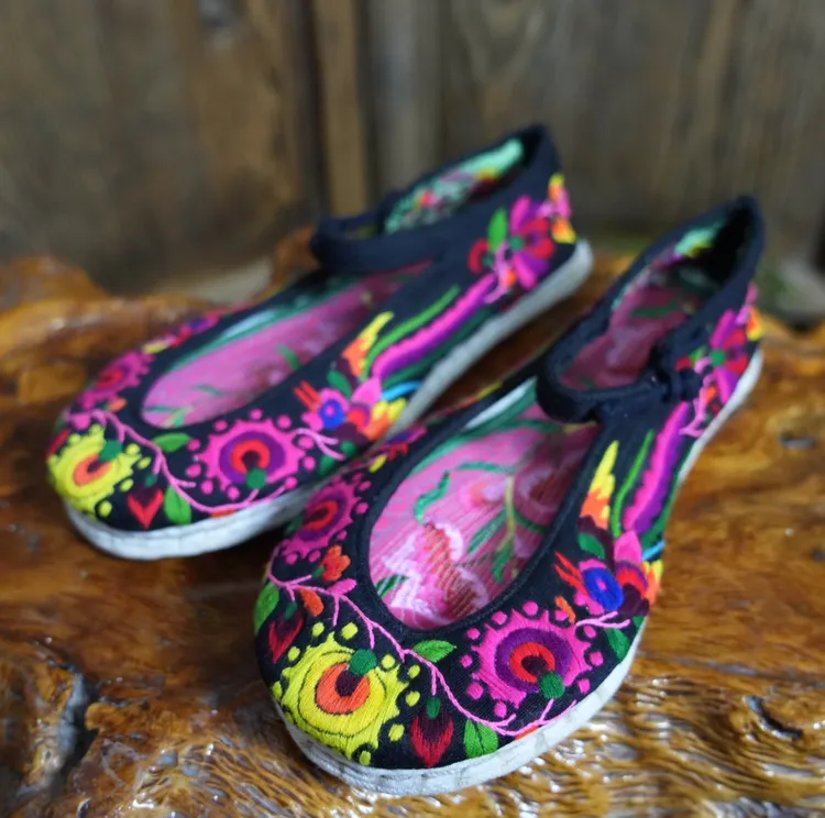 老绣民族风女士布鞋透气千层底