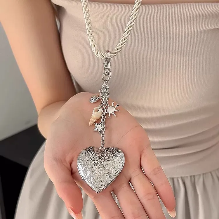 贝壳爱心长款项链女小众设计感多功能可拆卸毛衣链钥匙扣挂坠配饰