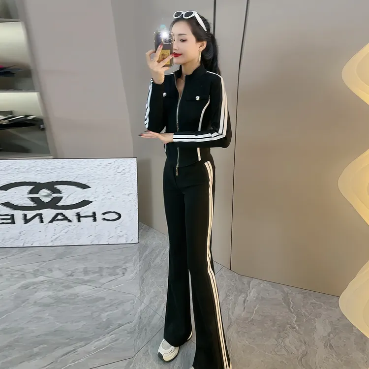 休闲运动套装女早秋新款洋气短外套长袖高腰时尚时髦微喇裤两件套