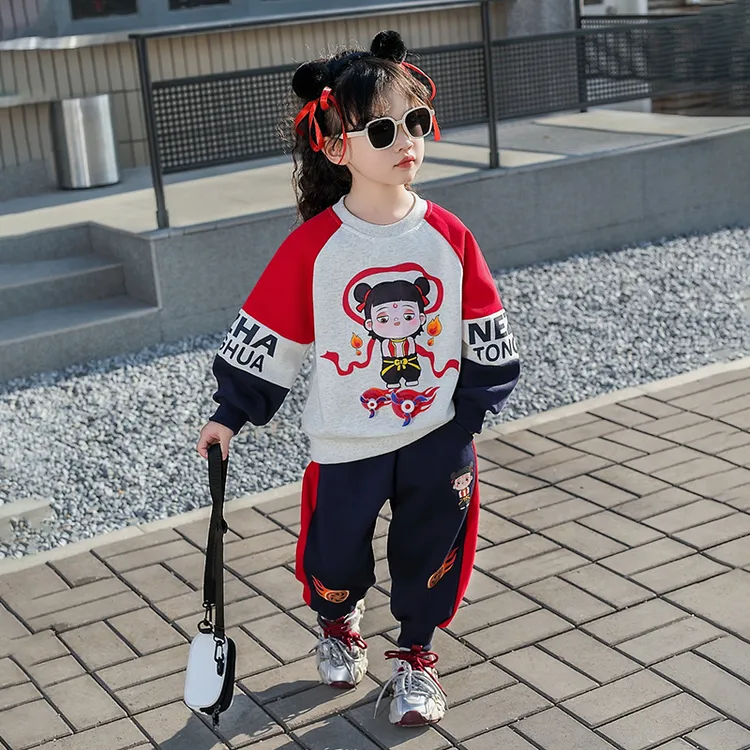 哪吒儿童服装女宝秋装可爱卫衣套装女童发光带亮灯风火轮衣服女孩
