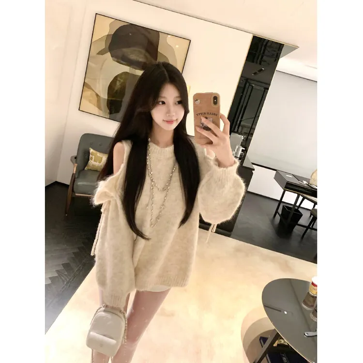 蝴蝶结绑带针织打底衫女秋冬新款纯欲风露肩毛衣减龄慵懒外穿上衣