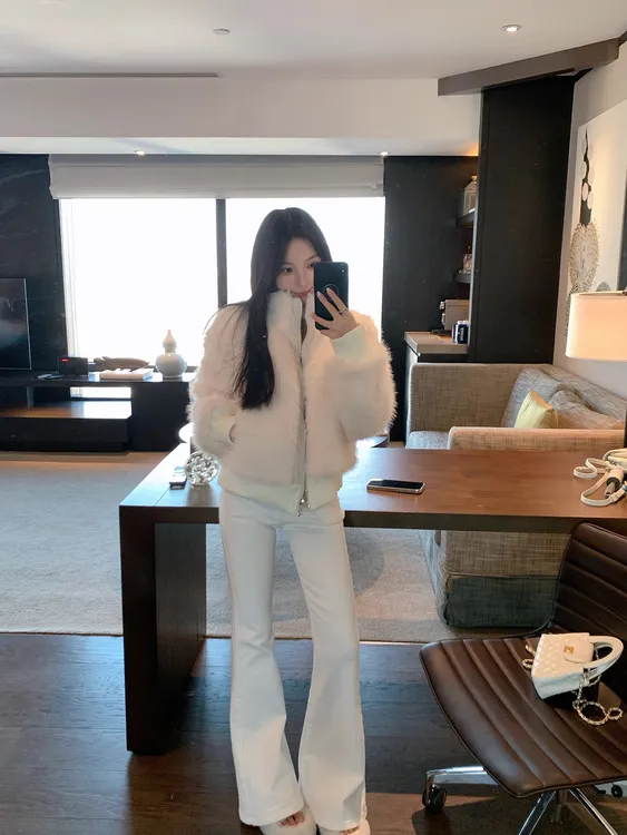 Coco定制~白色加绒微喇牛仔裤女2025秋冬季新款加厚裤子喇叭裤子