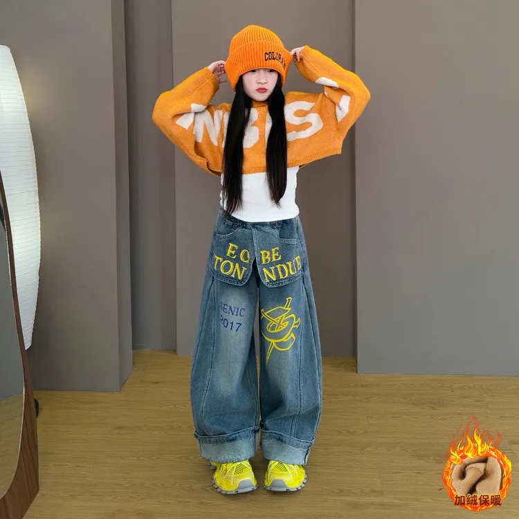 女童2025新款秋冬季韩版穿搭时尚设计感毛衣百搭加绒牛仔裤套装潮