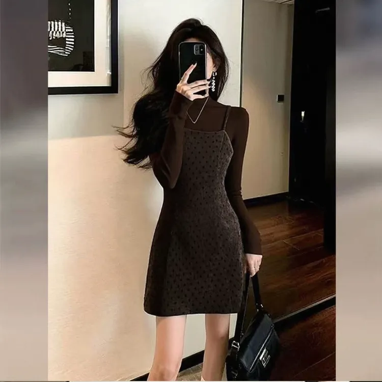 韩国小镇～法式修身打底衫+吊带连衣裙女两件套