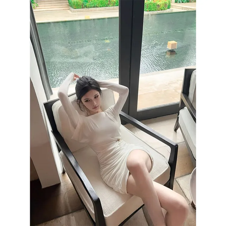 法式休闲百搭时尚气质御姐高级网纱连衣裙设计感长袖女神新款短裙