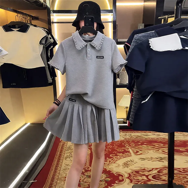 夏季新款减龄穿搭一整套设计感翻领短袖T恤百褶短裙休闲时尚套装