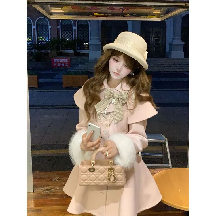 流光之莓 秋冬新款粉色甜美斗篷连衣裙千金气质冬季毛呢外套女