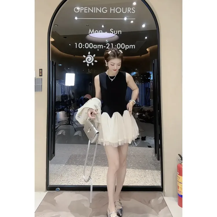 小众重工设计感修身拼接连衣裙2025春季新款法式气质心机显瘦女装