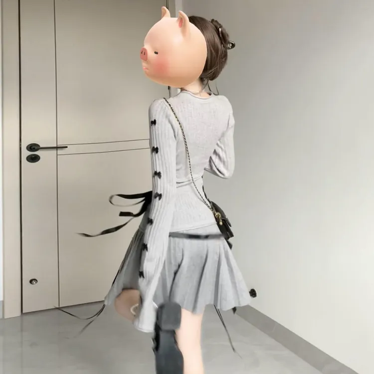 2025潮流款miu风灰色蝴蝶结收腰针织毛衣短裙套装女秋冬装裙子