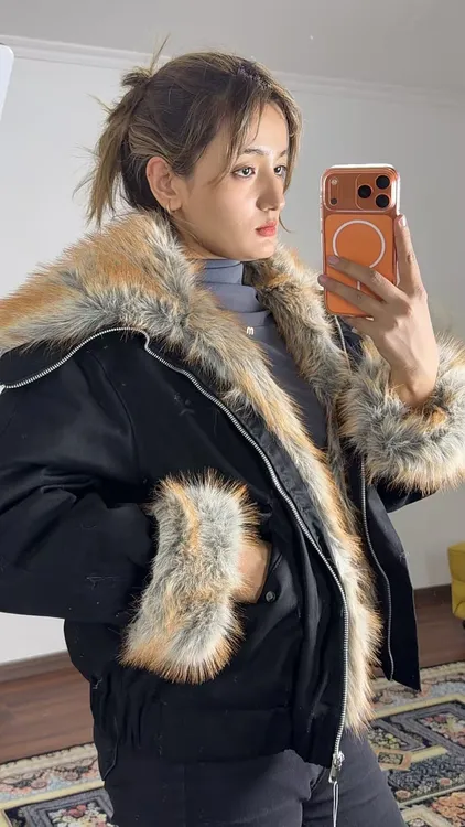 ins保暖宽松型女款厚款短外套拼接风衣翻驳领冬季加厚韩版大毛领