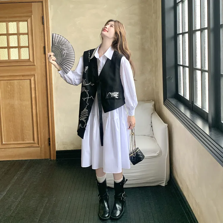 小众设计感复古刺绣马甲套装连衣裙女2025早秋穿搭一整套衬衫裙子