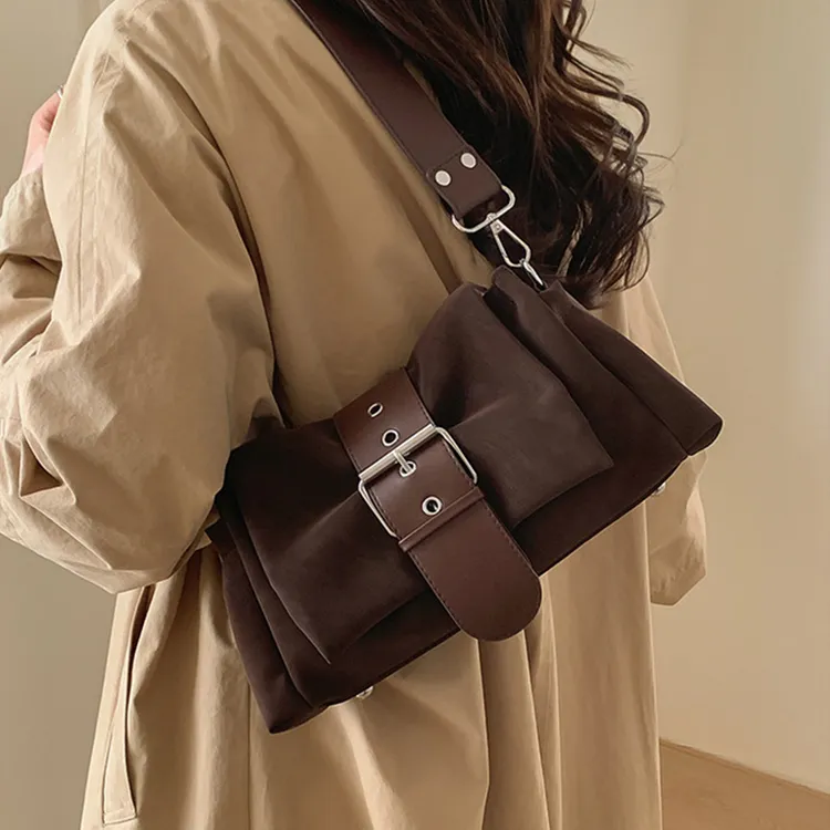 2025冬季新款小众设计手提包女高级感皮带扣单肩腋下包百搭斜挎包