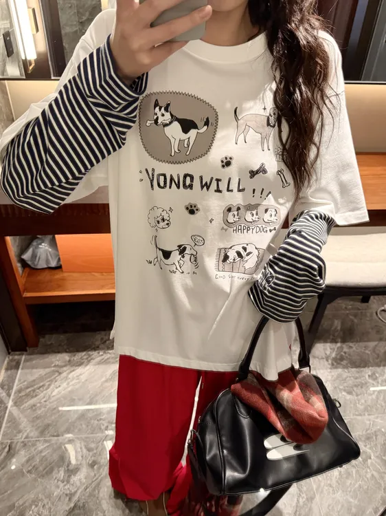 显瘦！漫画狗（无感印花）~拼条纹袖侧开叉假两件长袖T恤1210