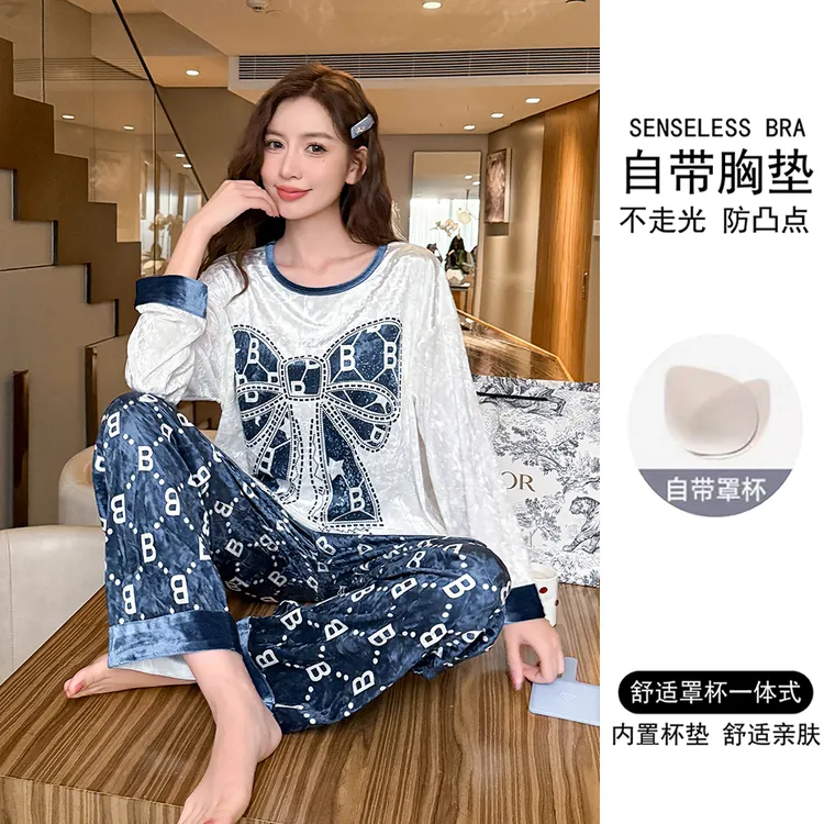 带胸垫2025年新款金丝绒睡衣女春秋季长袖可爱卡通秋冬家居服套装