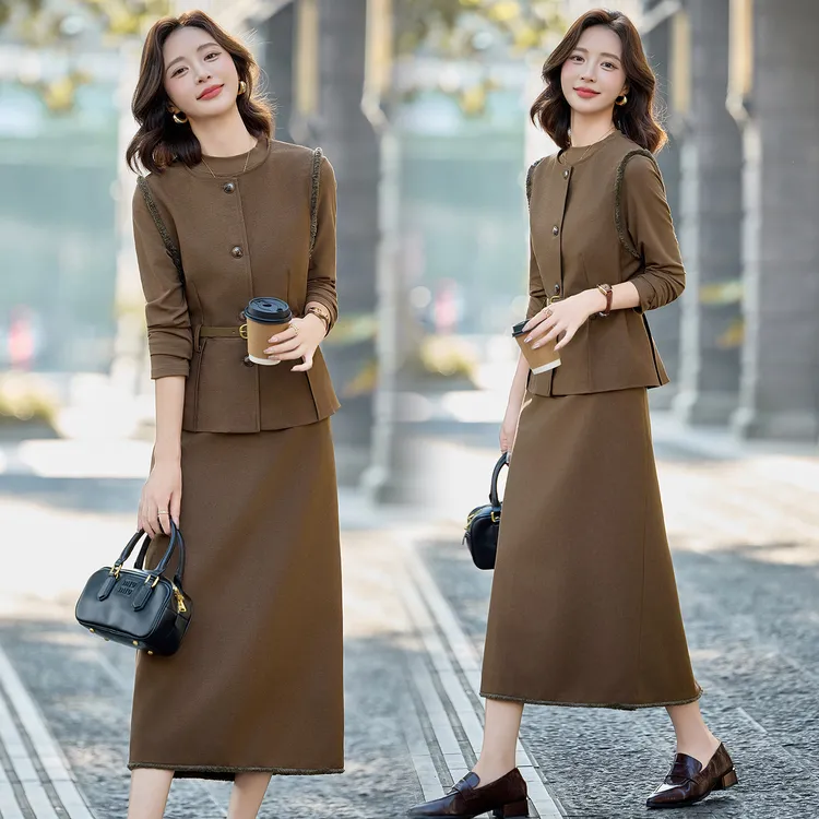 法式轻熟高级感套装2025早秋新款打底衫时髦马甲半身裙气质三件套