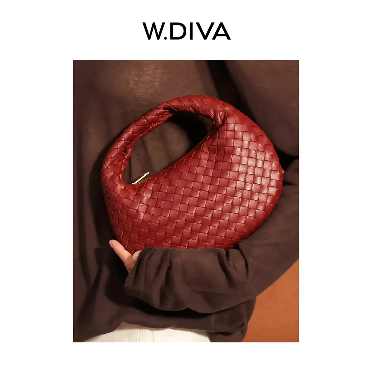 W.Diva【星落】羊皮百搭品质红色简约优雅时尚中古编织包50B141737