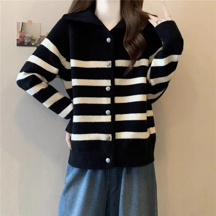 学院风翻领针织开衫外套女秋冬外套条纹上衣今年流行复古撞色毛衣