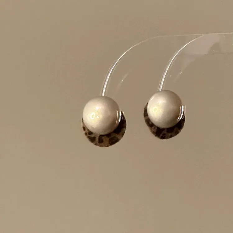 铜合金耳饰 奶茶豹纹~氛围感丝绒珠珠简约洋气耳钉耳饰 A28