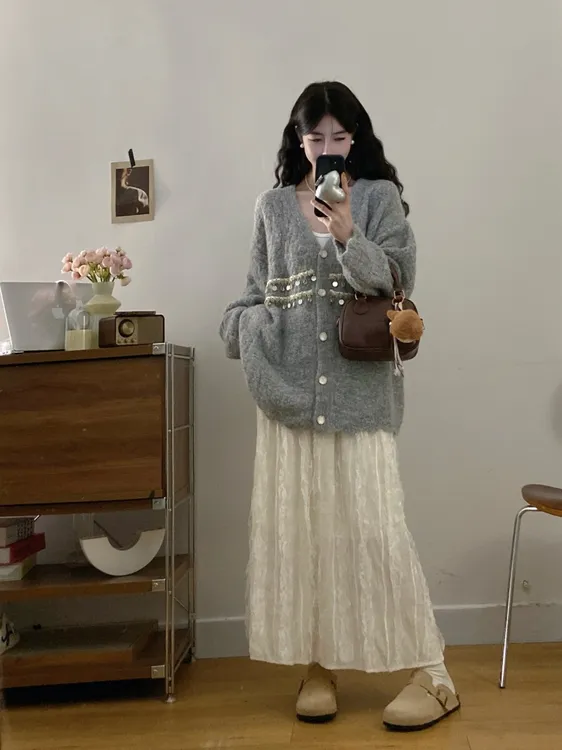 大码女装秋冬新款法式慵懒风亮片设计宽松毛衣外套+半身裙两件套