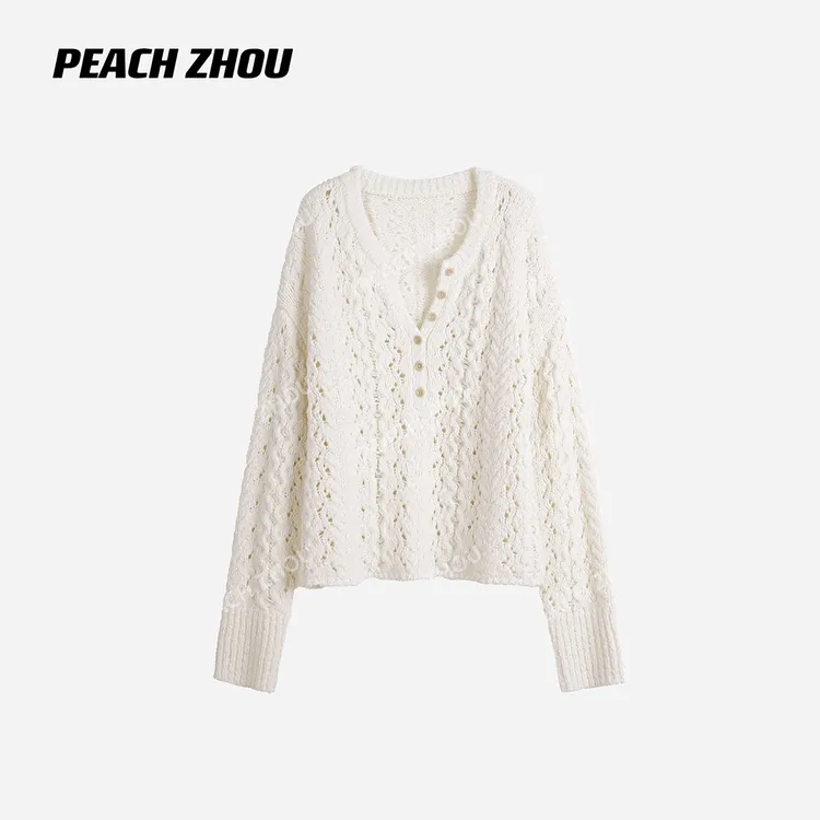 『PEACHZHOU』羊毛混纺勾花镂空宽松圆领针织衫休闲落肩半系扣毛衣